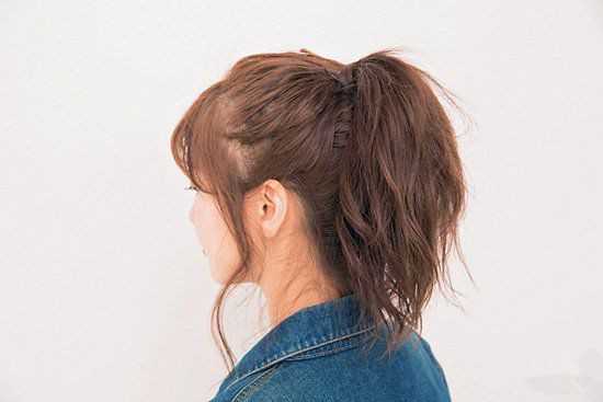 冬天系围巾怎么扎头发 戴围巾怎么扎头发好看图解