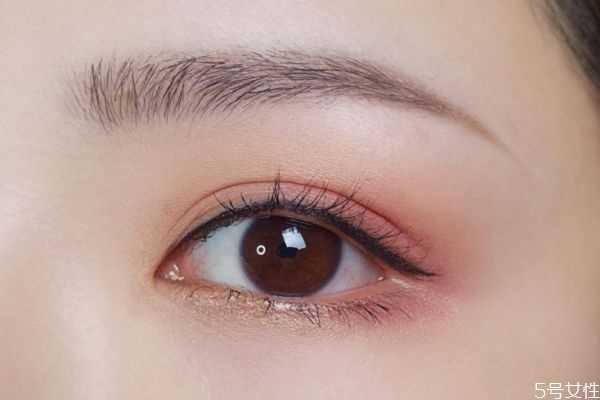 蜜桃色眼妆教程 蜜桃色眼妆怎么画好看 蜜桃色眼妆教程 蜜桃色眼妆怎么画好看