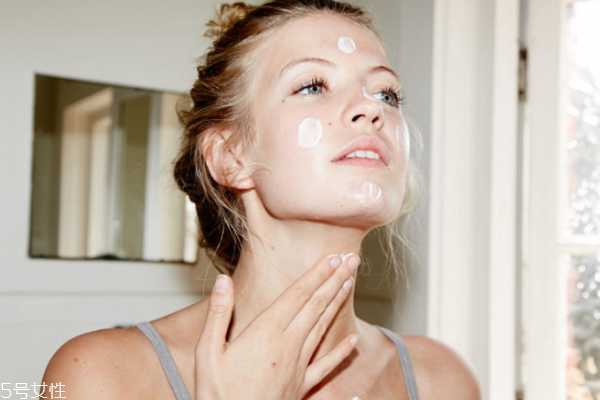 秋季怎样挑面膜