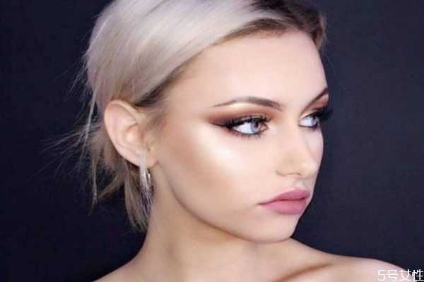 化妆后能热气蒸脸吗