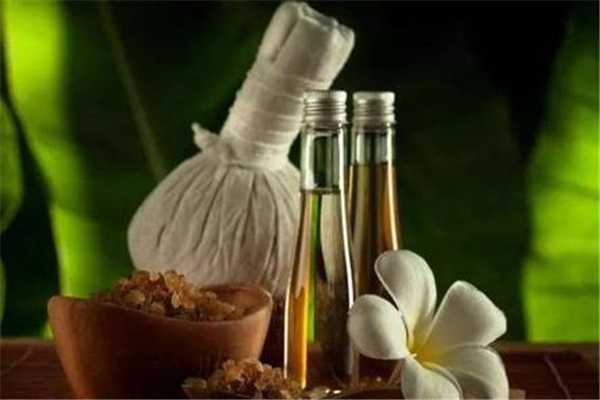 精油单方和复方的区别？哪个好？