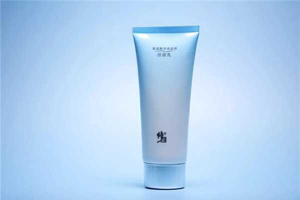 氨基酸洗面奶适合油性皮肤吗 氨基酸洗面奶适合油性皮肤吗