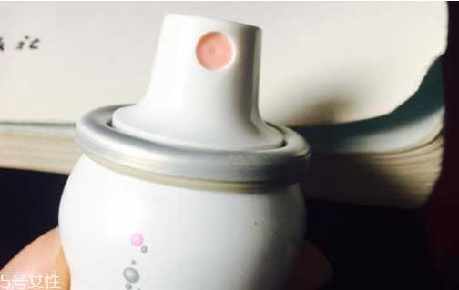 依云喷雾的正确用法 依云是哪个国家的牌子 依云喷雾的正确用法 依云是哪个国家的牌子