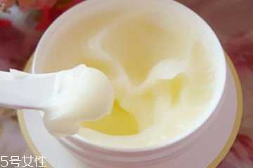 亲油型眼霜什么意思?亲油型眼霜适合什么肤质 亲油型眼霜什么意思?亲油型眼霜适合什么肤质