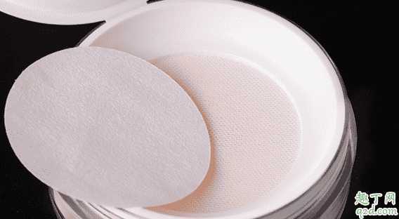 滋色粉饼和花西子散粉哪个好用？资色粉饼和花西子散粉买哪个