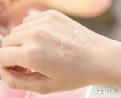 精华液可以涂手吗？