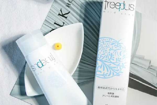 洗面奶不小心进到眼睛里很疼怎办 洗面奶不小心进到眼睛里很疼怎办