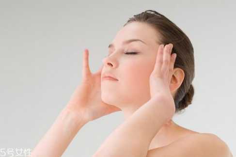 热毛巾敷眼睛要多热?热毛巾敷眼睛的最佳温度 热毛巾敷眼睛要多热?热毛巾敷眼睛的最佳温度