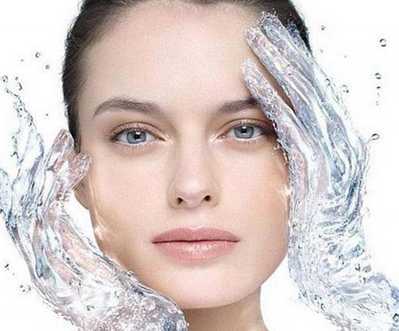 精油可以和爽肤水一起用吗？