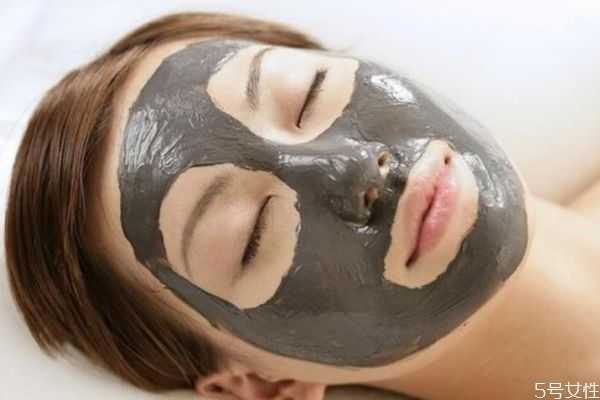 敷泥膜前要用洗面奶吗?用泥膜前要用爽肤水吗 敷泥膜前要用洗面奶吗?用泥膜前要用爽肤水吗