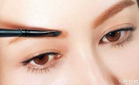单眼皮适合哪种眉毛