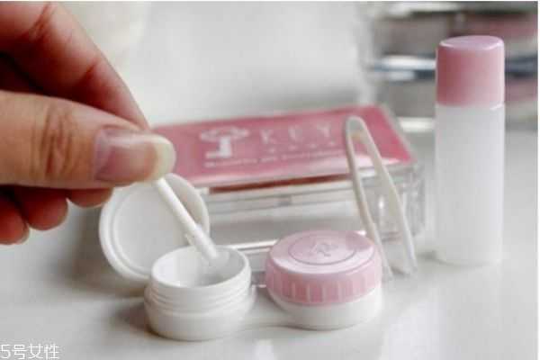 美瞳怎么搓洗?新买的美瞳怎么清洗更干净 美瞳怎么搓洗?新买的美瞳怎么清洗更干净