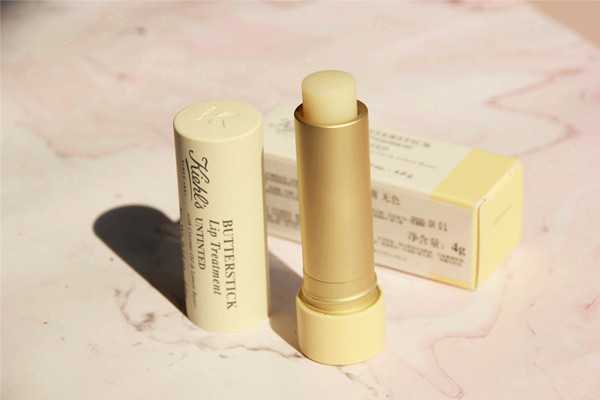 润唇膏在口红之前涂吗 润唇膏在口红之前涂吗