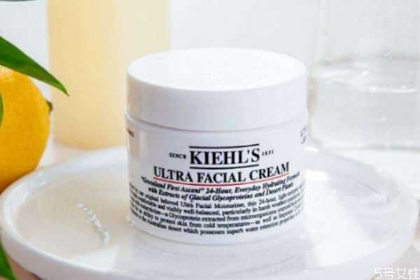 保湿面霜保质期多久？保湿面霜需要卸妆吗