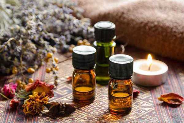 精油怎么用在脸上