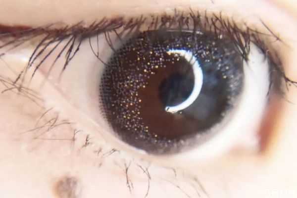 单眼皮戴美瞳眼睛能变大吗？戴美瞳效果好吗