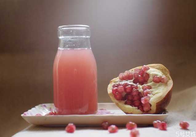 石榴汁敷脸要不要洗掉？用石榴汁敷脸需要注意什么
