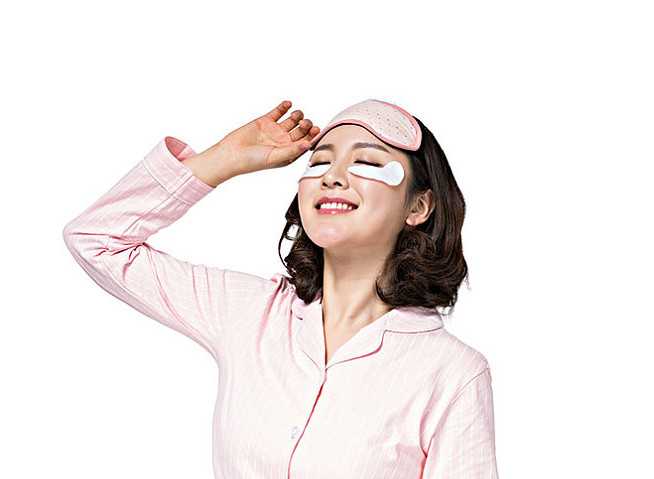 水膜能敷眼睛周围吗？