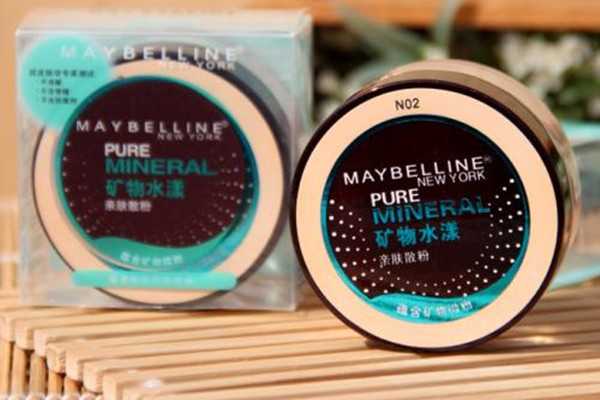 美宝莲矿物散粉的使用技巧 美宝莲矿物散粉的使用技巧