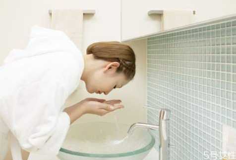 白醋洗脸可以杀螨虫吗?经常用白醋洗脸好吗 白醋洗脸可以杀螨虫吗?经常用白醋洗脸好吗