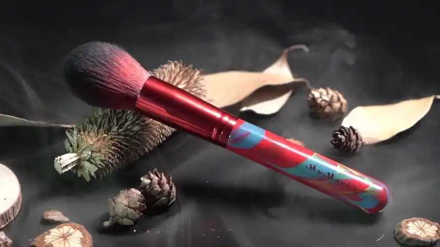 散粉刷可以用卸妆水清洗吗 散粉刷可以用卸妆水清洗吗