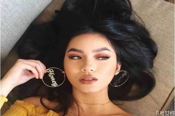 怎么化妆不伤肤？化妆需要注意什么