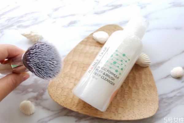 化妆刷可以用什么清洗？化妆刷买回来直接用吗