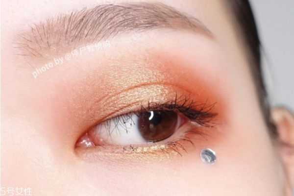 美瞳度数高了会怎么样 配戴美瞳会加深近视度数