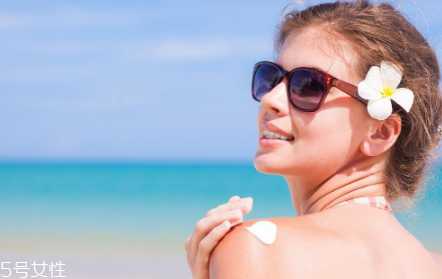 先涂防晒霜还是cc霜 防晒霜和cc霜的顺序