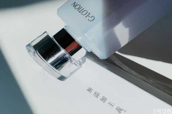 柔肤水和爽肤水一样吗?柔肤水可以每天用吗 柔肤水和爽肤水一样吗?柔肤水可以每天用吗