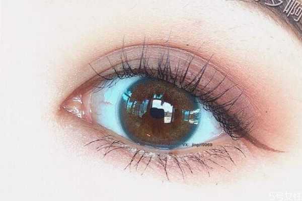 戴美瞳可以拍证件照吗？为什么不能戴美瞳拍证件照