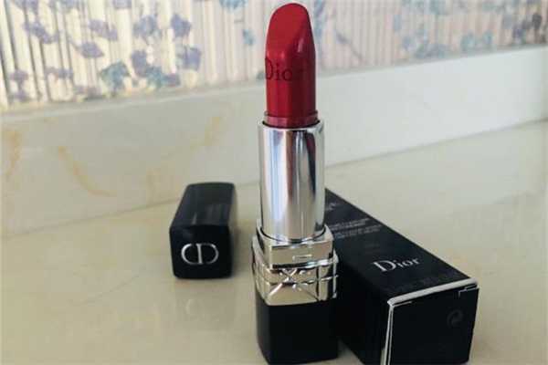 迪奥口红999怎么分辨是不是正品 迪奥口红999怎么分辨是不是正品
