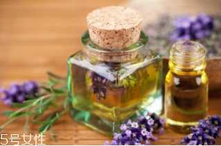 薰衣草精油什么时候用最好 掌握最佳使用时间
