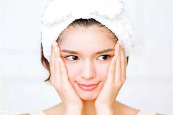 粉底和遮瑕哪个先用？粉底和遮瑕顺序