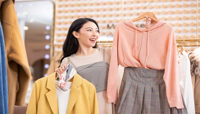 胖人适合怎样的打底衫 胖人适合怎样的打底衫