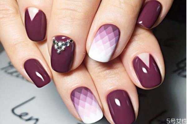 甲油胶气味有毒吗?有气味的指甲油有毒吗 甲油胶气味有毒吗?有气味的指甲油有毒吗