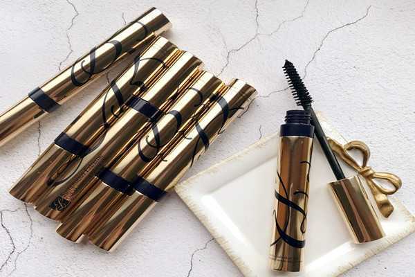 睫毛膏怎么刷不结块