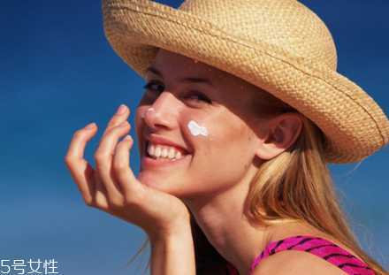 眼霜和防晒霜能一起用吗？眼霜和防晒霜使用顺序