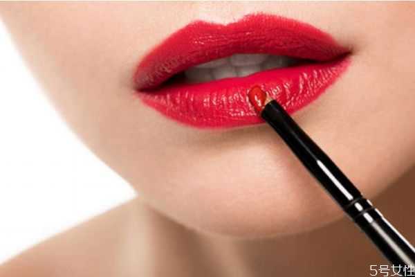 口红过敏的原因有哪些?为什么会口红过敏 口红过敏的原因有哪些?为什么会口红过敏