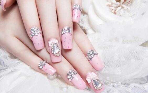 美甲有裂纹了怎么办 美甲有裂纹了怎么办