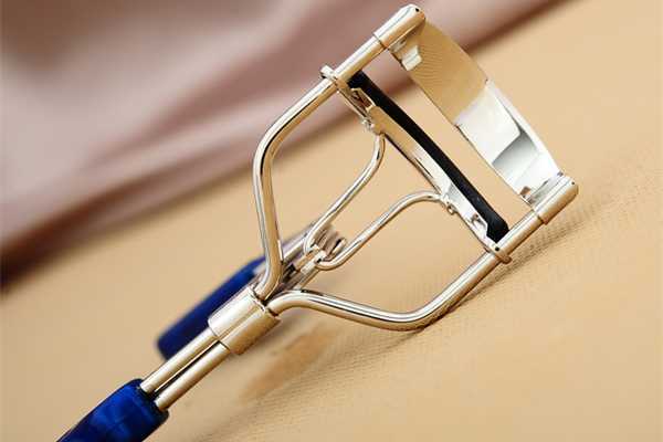 睫毛夹对睫毛有害吗