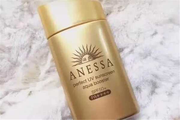 安耐晒防晒霜的使用方法 安耐晒使用前为什么要摇一摇 安耐晒防晒霜的使用方法 安耐晒使用前为什么要摇一摇