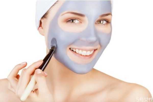 脸干什么原因造成的 脸部干燥的原因 脸干什么原因造成的 脸部干燥的原因