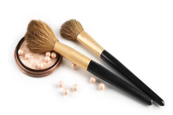 化妆刷用热水洗还是冷水 化妆刷用热水洗还是冷水