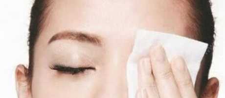 怎么洗掉睫毛膏