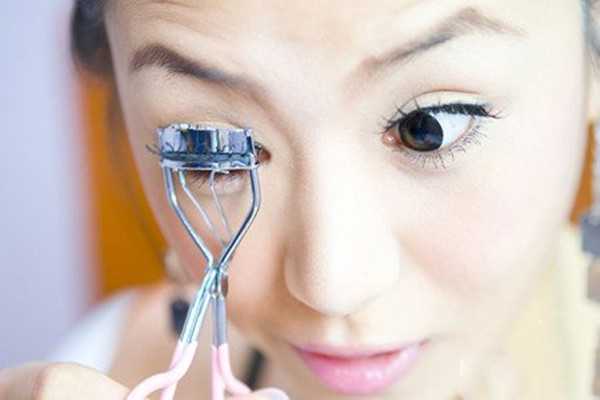 怎样刷睫毛膏不结块?怎样刷睫毛膏好看呢 怎样刷睫毛膏不结块?怎样刷睫毛膏好看呢