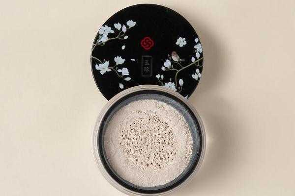 散粉和粉饼的区别作用