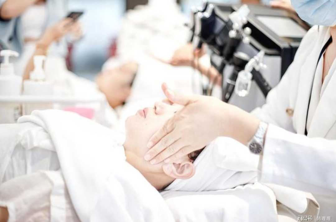 美容院做美容的基本项目及流程 美容院做美容的基本项目及流程