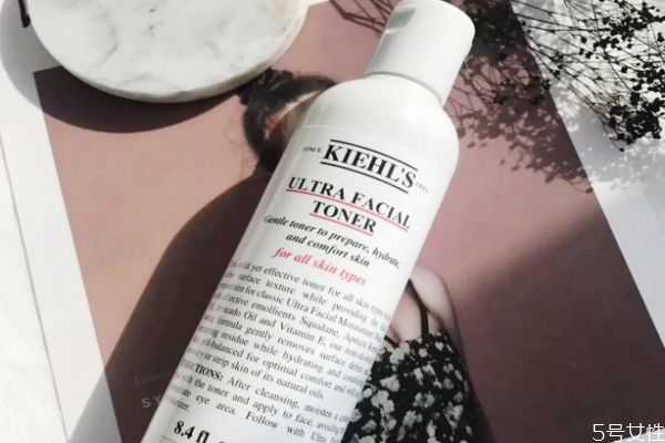 柔肤水可以直接用手吗？柔肤水用手涂还是化妆棉