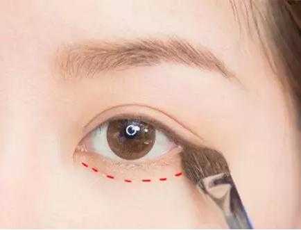 眼妆怎么画最迷人漂亮？怎样画眼妆简单又漂亮